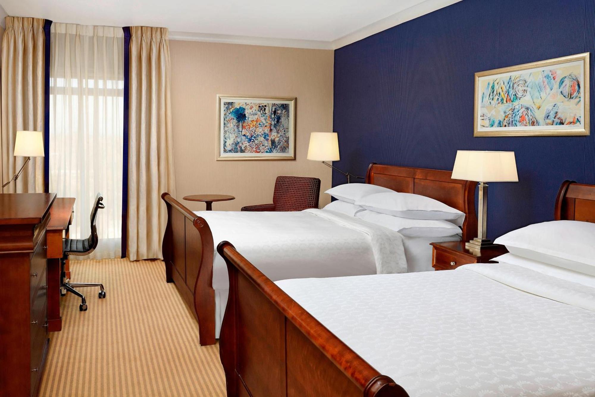 הית'רו Sheraton Skyline Hotel London Heathrow מראה חיצוני תמונה
