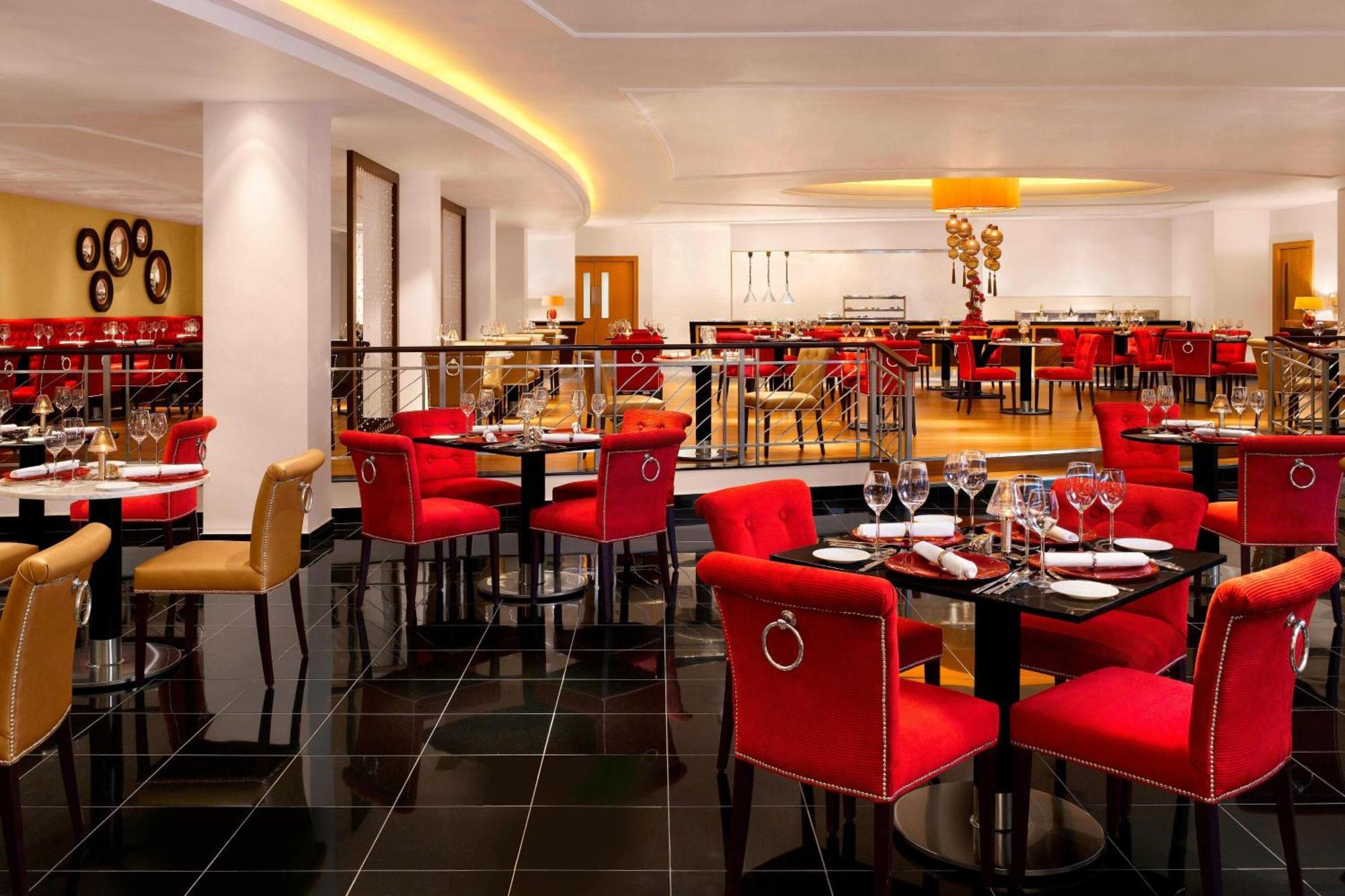 הית'רו Sheraton Skyline Hotel London Heathrow מראה חיצוני תמונה