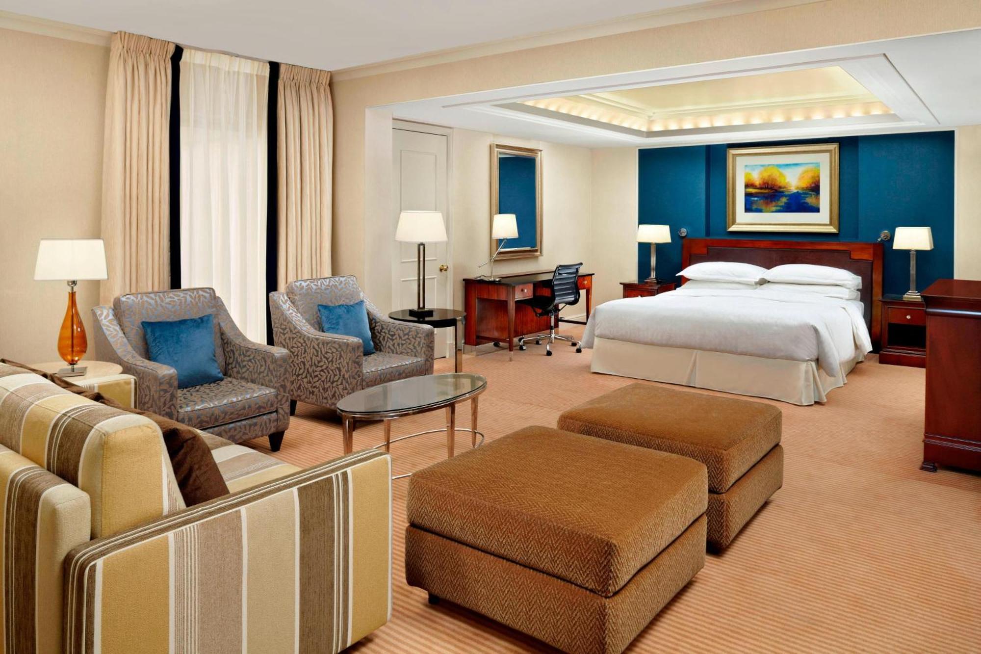 הית'רו Sheraton Skyline Hotel London Heathrow מראה חיצוני תמונה