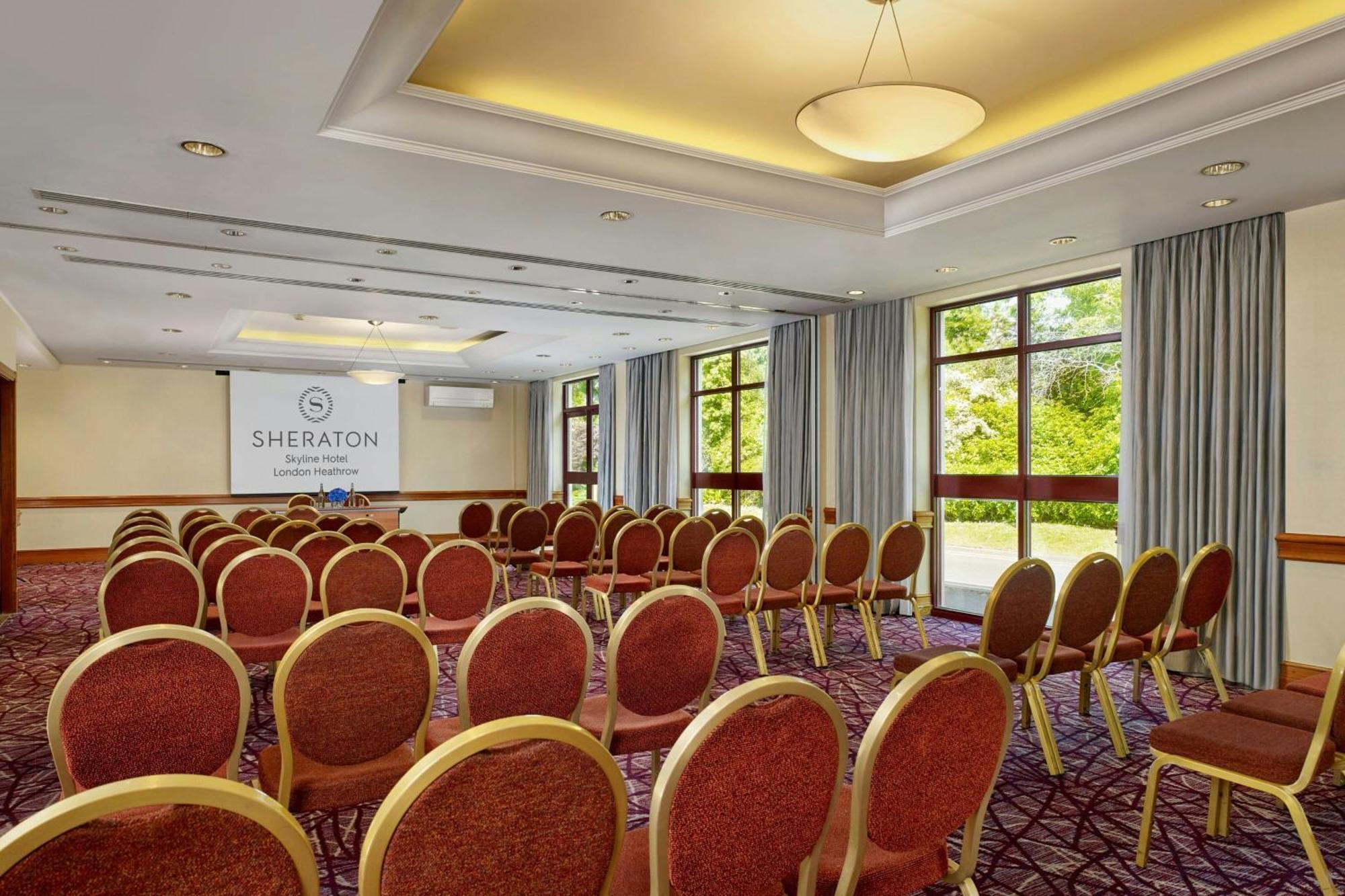 הית'רו Sheraton Skyline Hotel London Heathrow מראה חיצוני תמונה